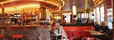 Le Café des Deux Moulins – Café Populer di Montmartre